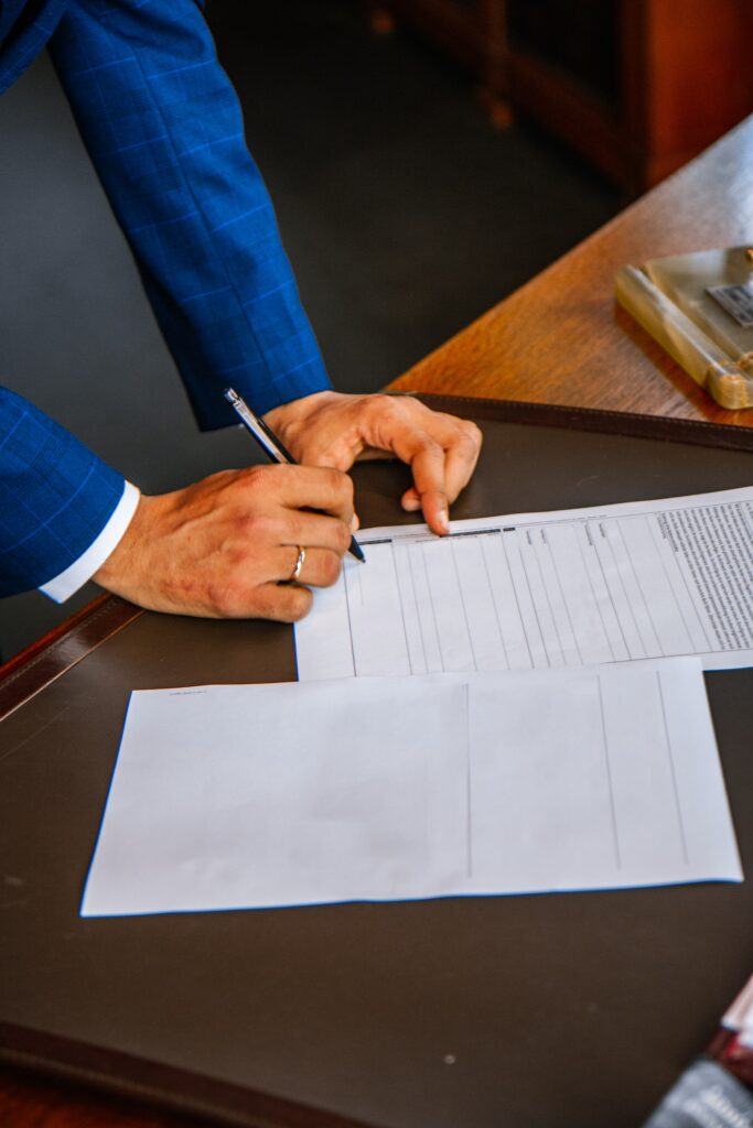 Business Contracts: Why You Need A Lawyer To Draft Legally Binding Agreements